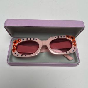 Zig Zag Goods Square frame sunglasses!